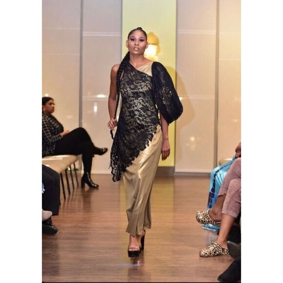 Black & Gold One-Shoulder Lace Evening Dress - Picture 3 of 7